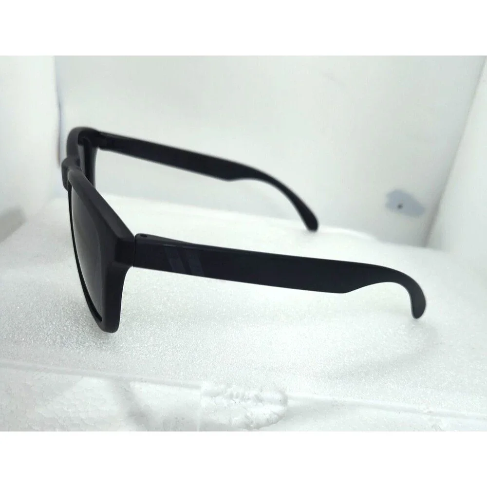 Blenders Mens SUNGLASSES BLAKE, Matted Black Cat POLARIZED 50-13-127